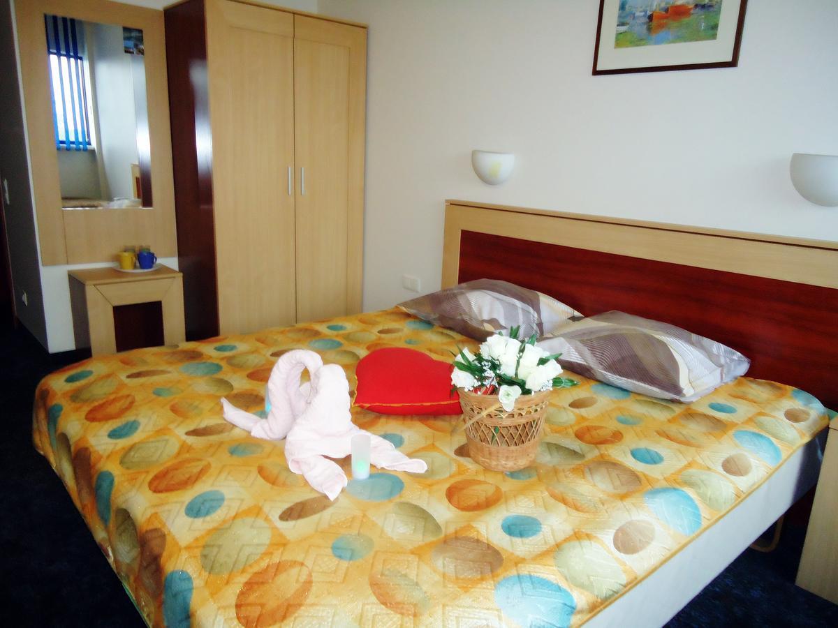 Tanagra Hotel VNO Exterior foto
